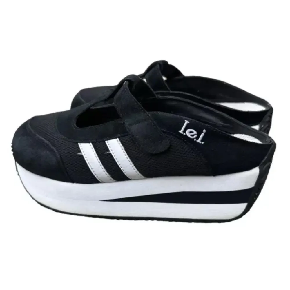 Womens size 7.5  vintage y2k L.E.I. chunky platform sporty slide-ons